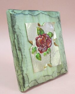 Fiore su lastra di rame effetto arte povera (bocciolo)